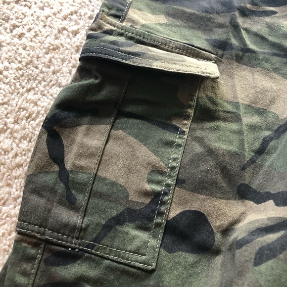 NWT Kréamy Woodland Camo Cargo Jogger Pants Women's Cuffed Ankle Streetwear - Picture 9 of 10